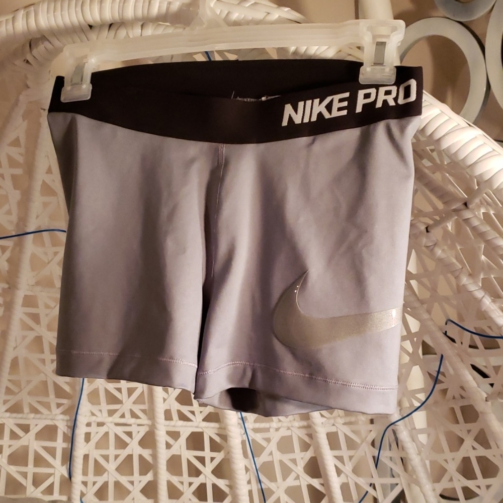 Nike grey shorts - Picture 1 of 8